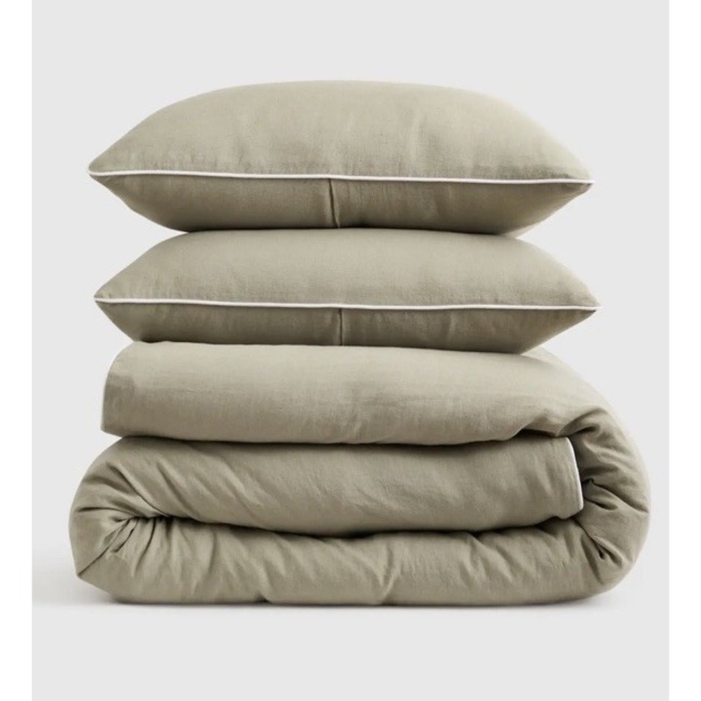 Quince King/Cal K European Linen Piped Duvet Cover & Sham Set Willowleaf/ White